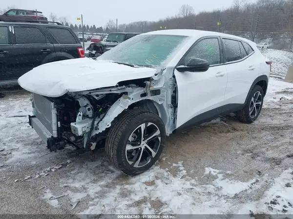 KL77LGEP7TC030763 2026 CHEVROLET TRAX - Image 2