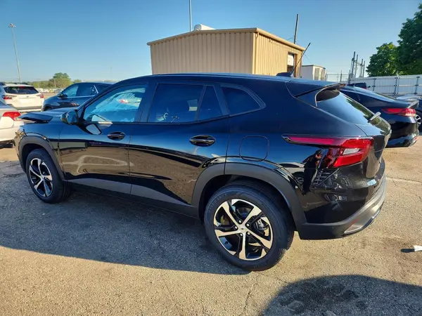 KL77LGEP7TC168285 2026 CHEVROLET TRAX - Image 2