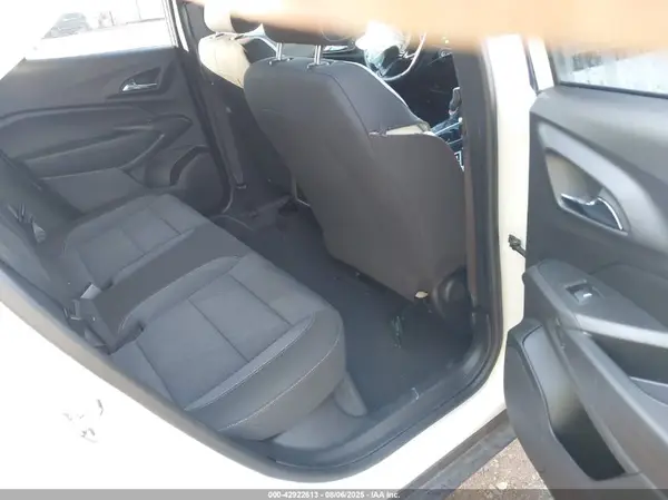 KL77LGEP8SC008043 2025 CHEVROLET TRAX - Image 8