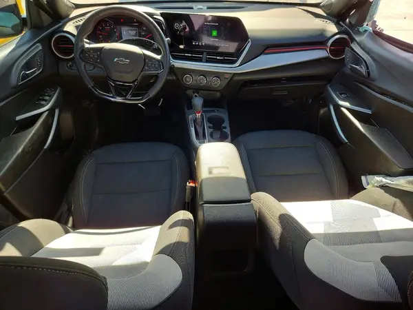 KL77LGEP8SC020080 2025 CHEVROLET TRAX - Image 8