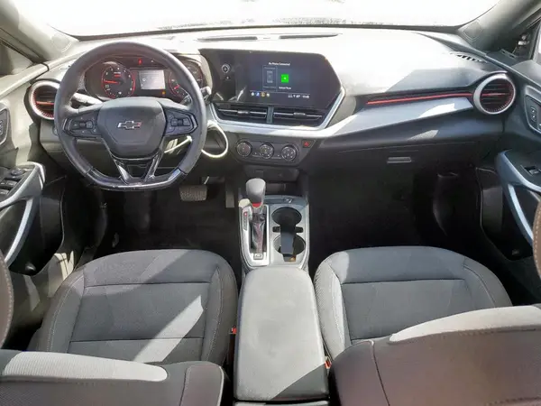 KL77LGEP8SC038580 2025 CHEVROLET TRAX - Image 8