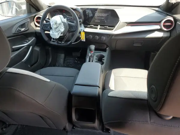 KL77LGEP8SC202572 2025 CHEVROLET TRAX - Image 8