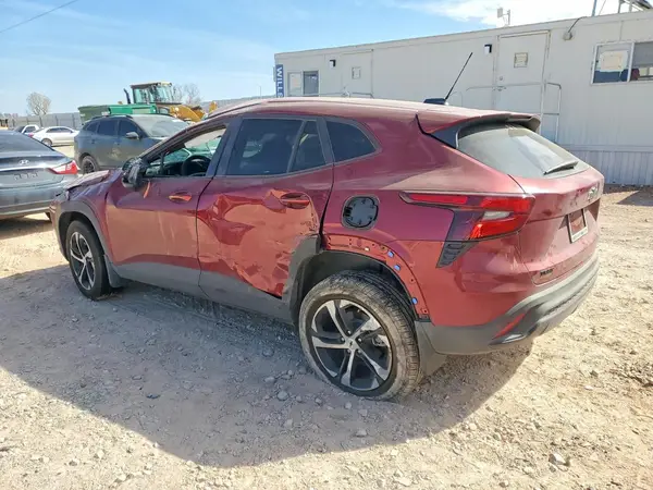 KL77LGEP8SC221011 2025 CHEVROLET TRAX - Image 2