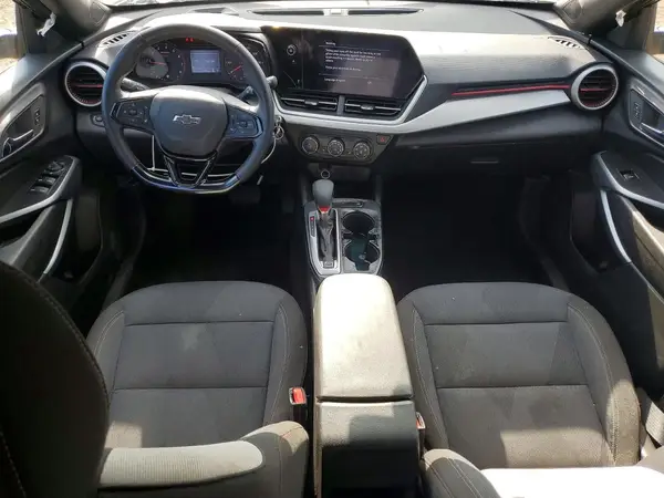 KL77LGEP8SC256647 2025 CHEVROLET TRAX - Image 8