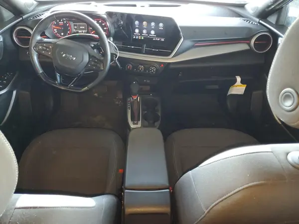KL77LGEP9SC091417 2025 CHEVROLET TRAX - Image 8
