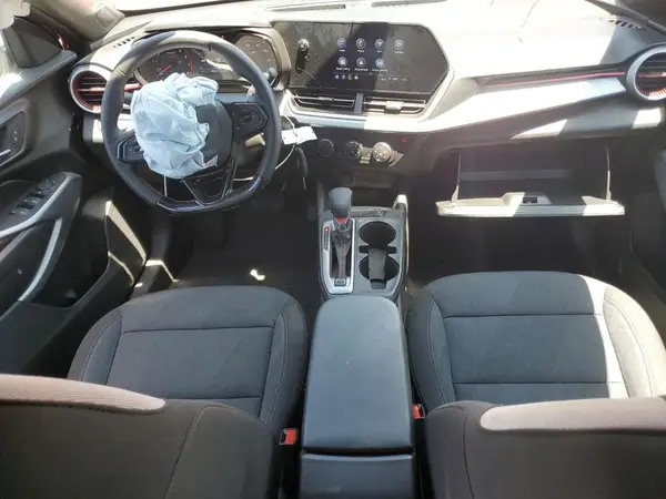 KL77LGEP9SC098738 2025 CHEVROLET TRAX - Image 8