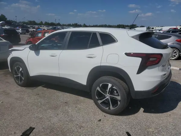 KL77LGEP9SC156914 2025 CHEVROLET TRAX - Image 2