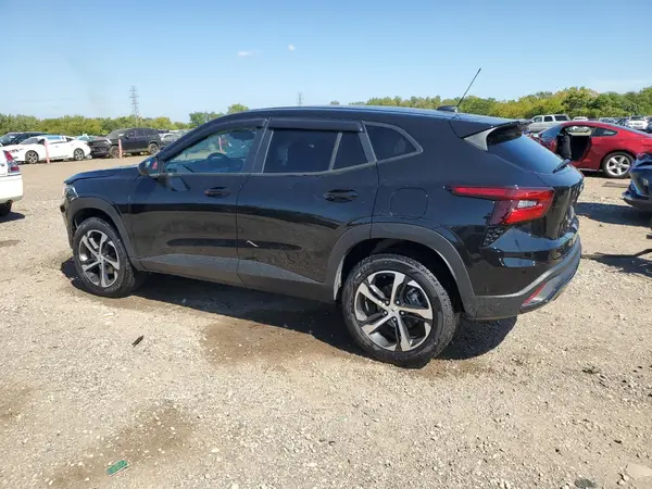 KL77LGEP9SC163149 2025 CHEVROLET TRAX - Image 2