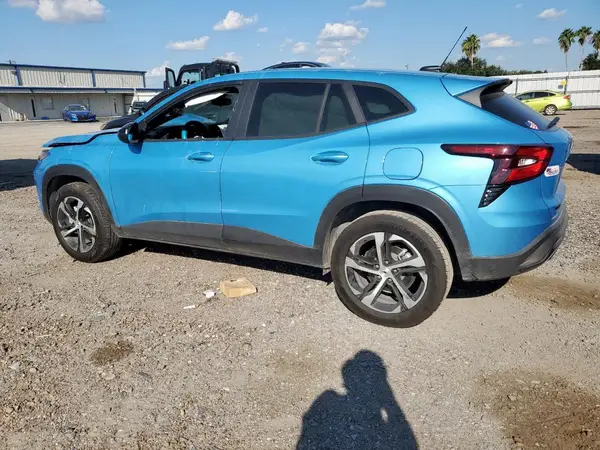 KL77LGEP9SC255233 2025 CHEVROLET TRAX - Image 2
