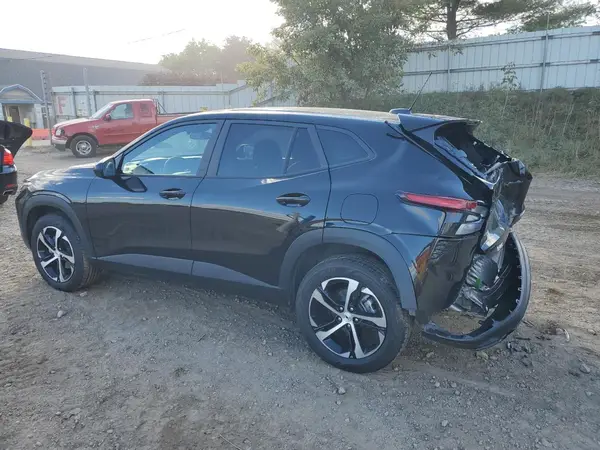 KL77LGEP9SC267270 2025 CHEVROLET TRAX - Image 2