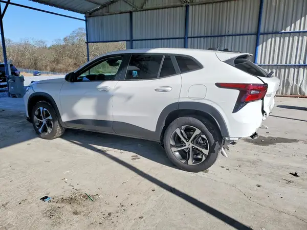 KL77LGEP9TC001166 2026 CHEVROLET TRAX - Image 2
