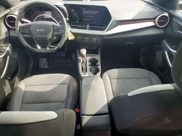 KL77LGEP9TC045913 2026 CHEVROLET TRAX - Image 8