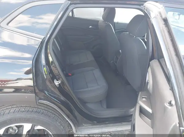 KL77LGEPXSC045238 2025 CHEVROLET TRAX - Image 8