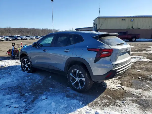 KL77LGEPXSC111299 2025 CHEVROLET TRAX - Image 2