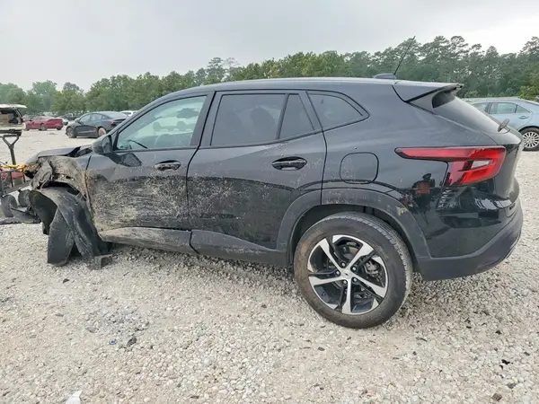 KL77LGEPXSC127972 2025 CHEVROLET TRAX - Image 2