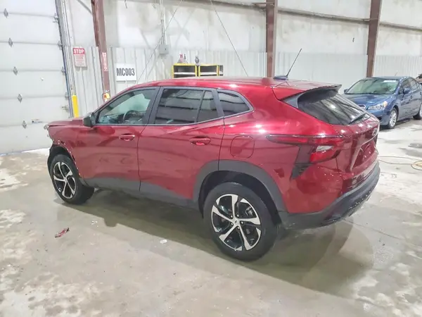KL77LGEPXSC176587 2025 CHEVROLET TRAX - Image 2