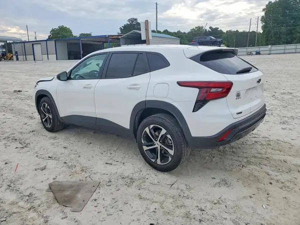 KL77LGEPXSC184060 2025 CHEVROLET TRAX - Image 2
