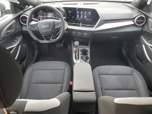 KL77LGEPXSC319652 2025 CHEVROLET TRAX - Image 8