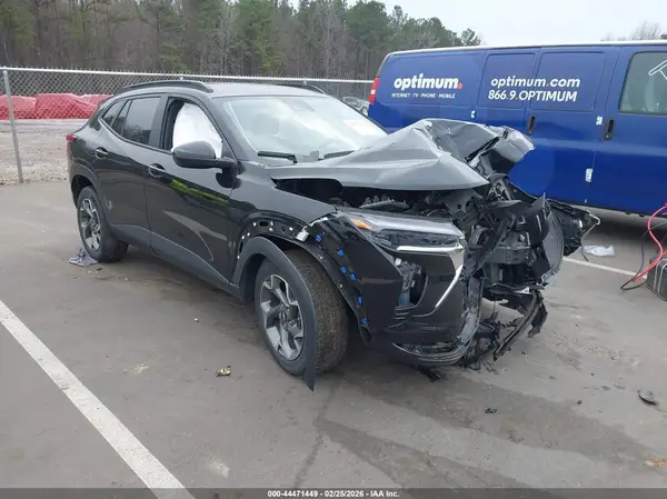 KL77LHE20RC010051 2024 CHEVROLET TRAX - Image 1