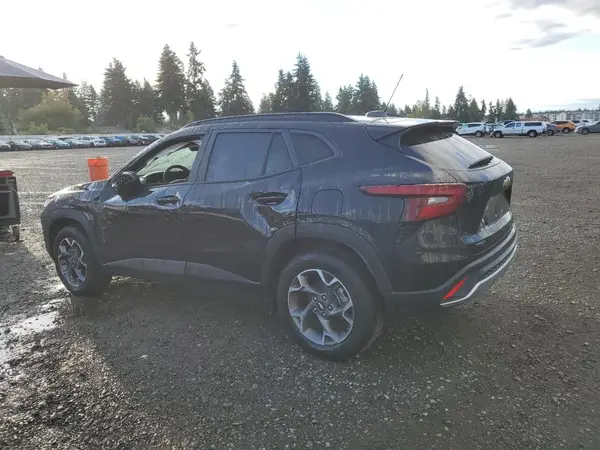 KL77LHE20RC013712 2024 CHEVROLET TRAX - Image 2