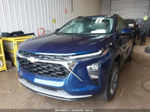 KL77LHE20RC026265 2024 CHEVROLET TRAX - Image 2