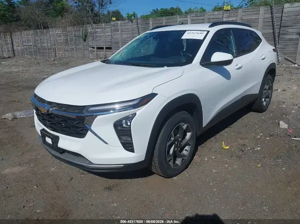 KL77LHE20RC026878 2024 CHEVROLET TRAX - Image 2