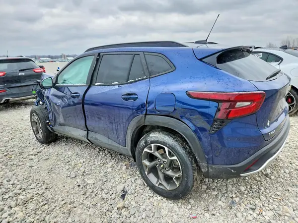 KL77LHE20RC065292 2024 CHEVROLET TRAX - Image 2