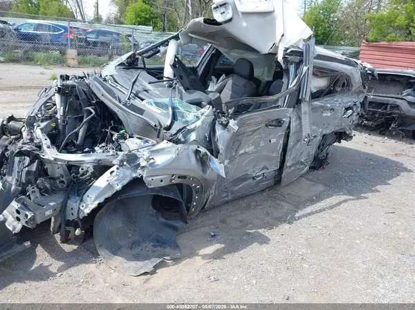 KL77LHE20RC068905 2024 CHEVROLET TRAX - Image 2
