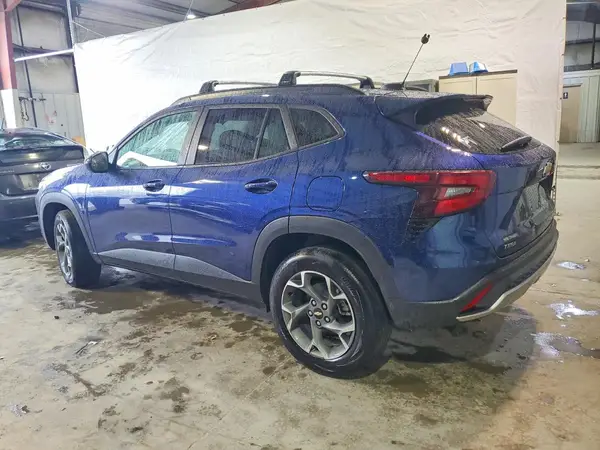 KL77LHE20RC108741 2024 CHEVROLET TRAX - Image 2