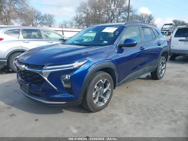 KL77LHE20RC111591 2024 CHEVROLET TRAX - Image 2