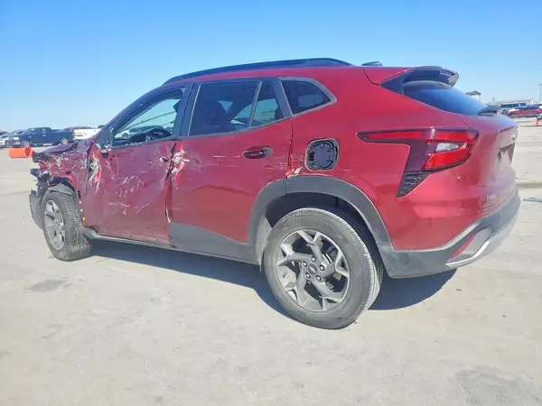 KL77LHE20RC111798 2024 CHEVROLET TRAX - Image 2