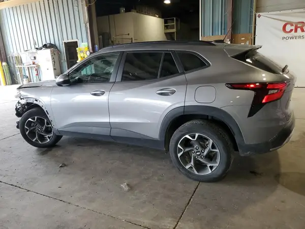 KL77LHE20RC124454 2024 CHEVROLET TRAX - Image 2