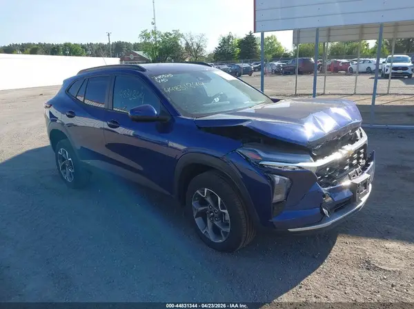 KL77LHE20RC135423 2024 CHEVROLET TRAX - Image 1
