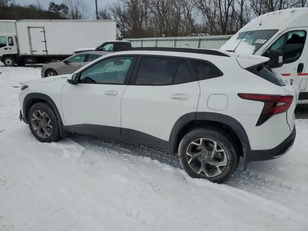 KL77LHE20RC146406 2024 CHEVROLET TRAX - Image 2