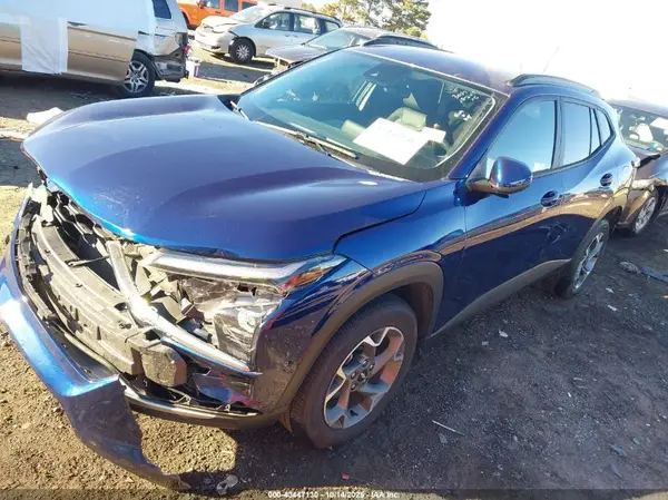 KL77LHE20RC148138 2024 CHEVROLET TRAX - Image 2
