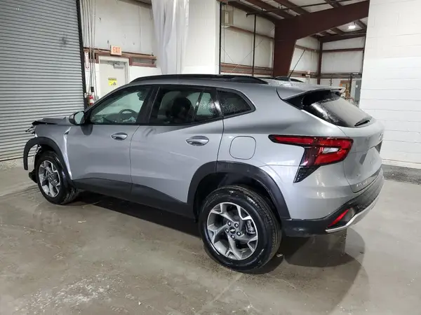 KL77LHE20RC191670 2024 CHEVROLET TRAX - Image 2