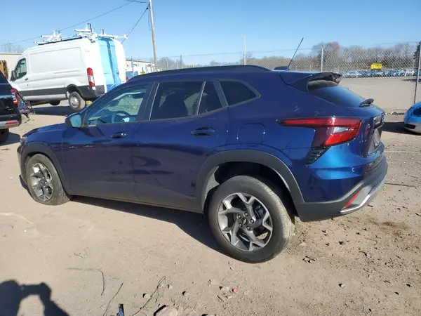 KL77LHE20RC217555 2024 CHEVROLET TRAX - Image 2