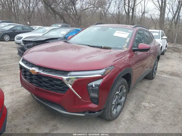 KL77LHE20RC228605 2024 CHEVROLET TRAX - Image 2
