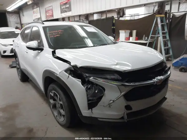 KL77LHE20RC234954 2024 CHEVROLET TRAX - Image 1