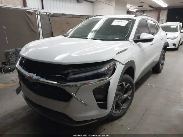 KL77LHE20RC234954 2024 CHEVROLET TRAX - Image 2