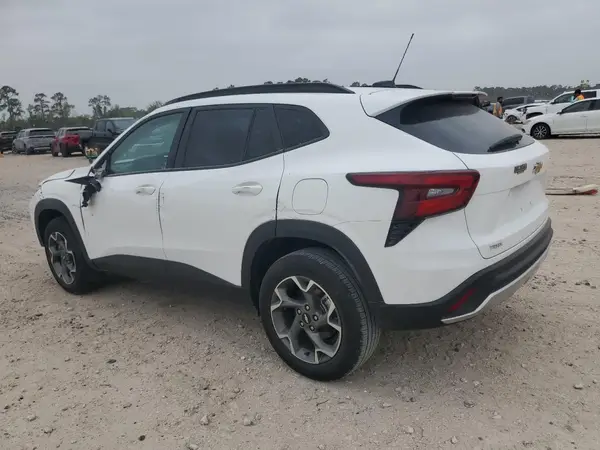 KL77LHE20RC246781 2024 CHEVROLET TRAX - Image 2