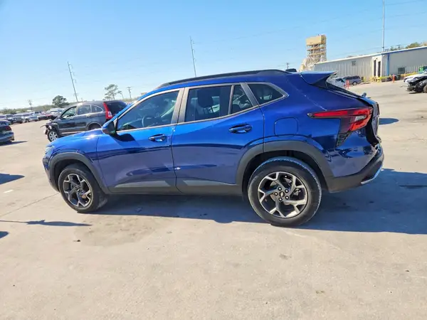 KL77LHE21RC001374 2024 CHEVROLET TRAX - Image 2