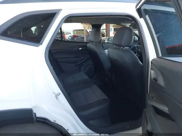 KL77LHE21RC011239 2024 CHEVROLET TRAX - Image 8