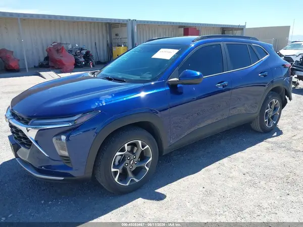 KL77LHE21RC034018 2024 CHEVROLET TRAX - Image 2