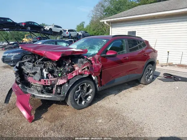 KL77LHE21RC049764 2024 CHEVROLET TRAX - Image 2