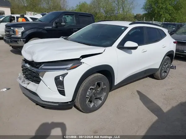 KL77LHE21RC058450 2024 CHEVROLET TRAX - Image 2