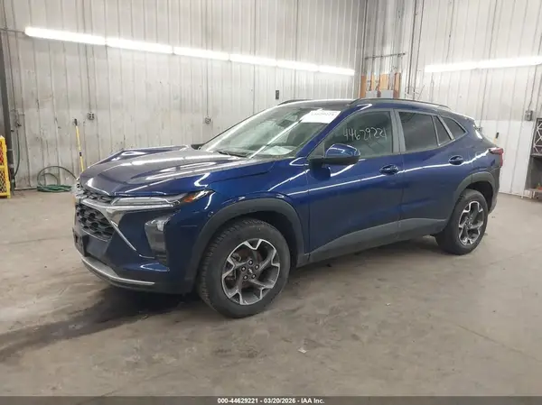 KL77LHE21RC064524 2024 CHEVROLET TRAX - Image 2