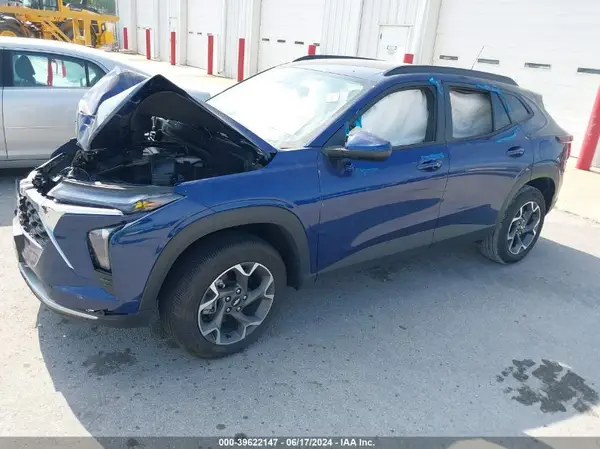 KL77LHE21RC065494 2024 CHEVROLET TRAX - Image 2