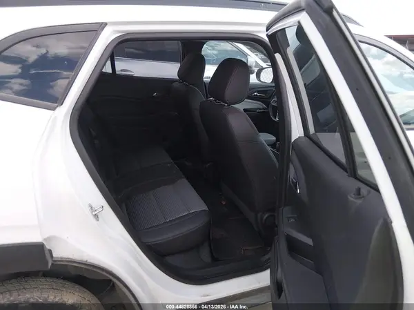 KL77LHE21RC174909 2024 CHEVROLET TRAX - Image 8