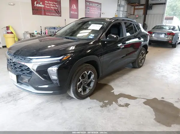 KL77LHE21RC222313 2024 CHEVROLET TRAX - Image 2